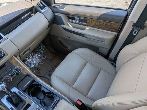 Used 2013 Land Rover Range Rover Sport HSE AWD/4WD image 17