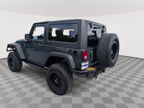 Used 2018 Jeep Wrangler Rubicon w/ Dual Top Group AWD/4WD image 3
