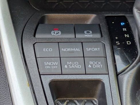 Used 2024 Toyota RAV4 LE image 21