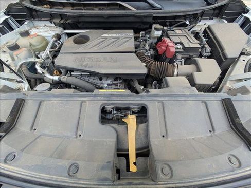 Used 2025 Nissan Rogue SV w/ SV Premium Package FWD image 18
