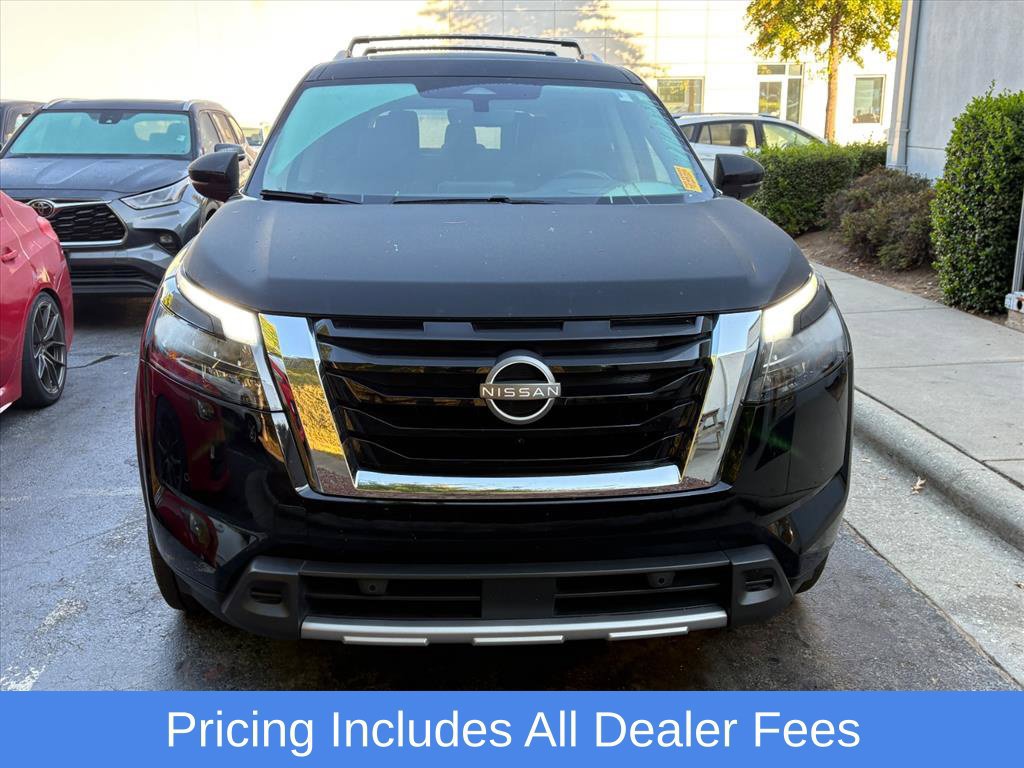 Certified 2025 Nissan Pathfinder Platinum w/ Cargo Package AWD/4WD image 3