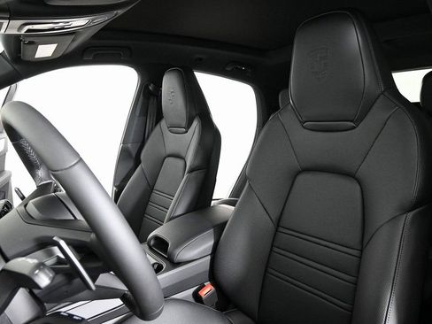New 2026 Porsche Cayenne Coupe image 6