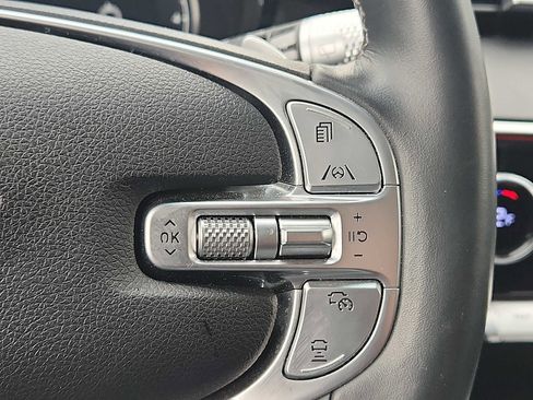 Used 2022 Genesis GV70 2.5T w/ Advanced Package image 22