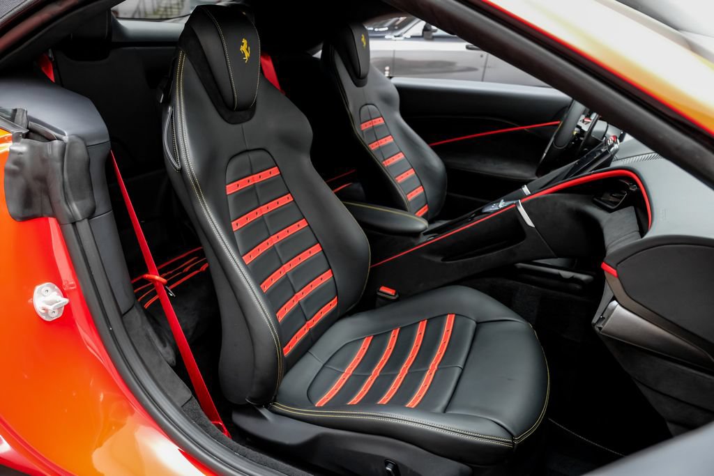 Used 2024 Ferrari Roma Spider RWD image 35