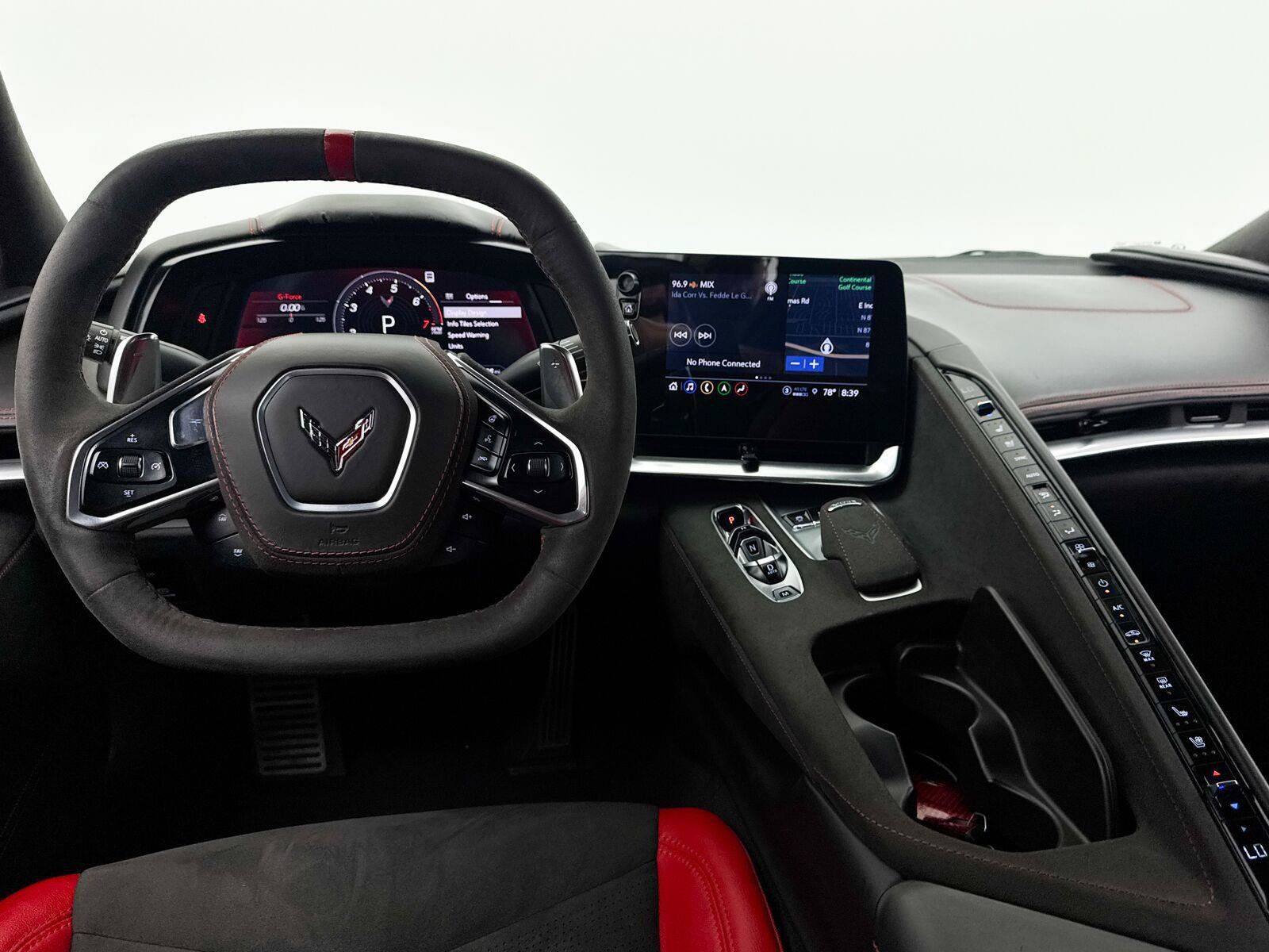 Used 2021 Chevrolet Corvette Stingray Premium Cpe w/ Z51 Performance Package RWD image 24