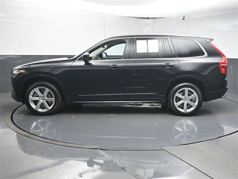Used 2021 Volvo XC90 T5 Momentum w/ Climate Package image 5