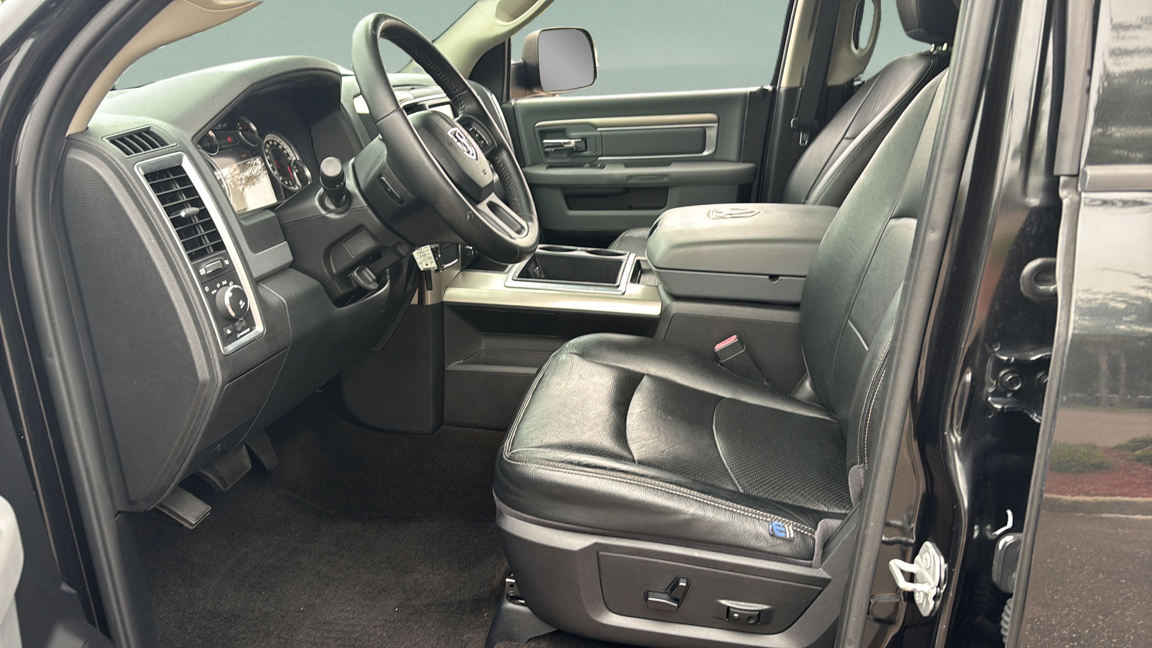 Used 2015 RAM 1500 Lone Star RWD image 12