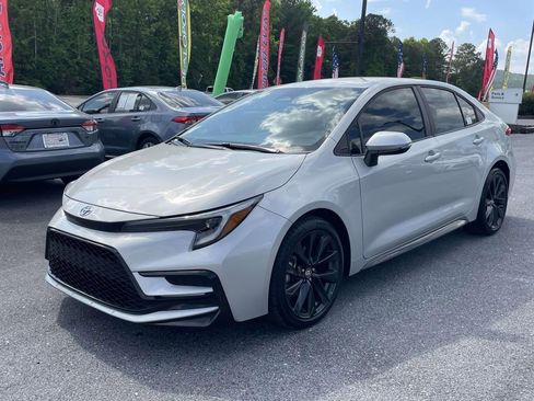 Used 2024 Toyota Corolla SE FWD image 5