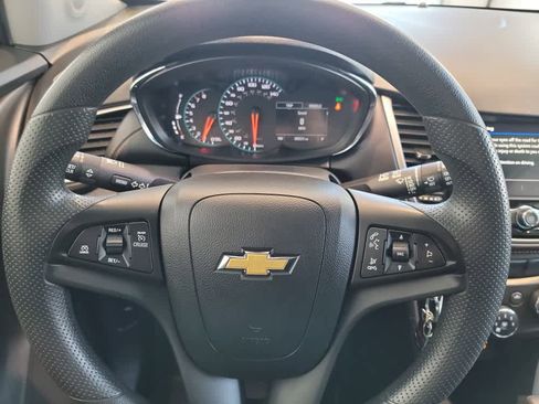 Used 2021 Chevrolet Trax LT image 12