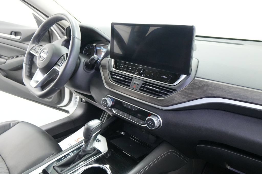 Used 2024 Nissan Altima 2.5 SL AWD/4WD image 25