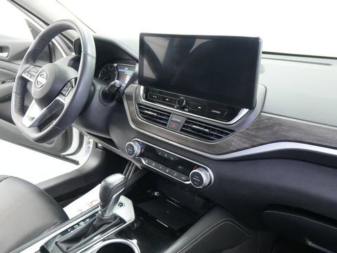 Used 2024 Nissan Altima 2.5 SL AWD/4WD image 25