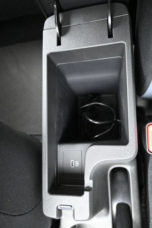 New 2025 Nissan Versa SV w/ Trunk Package FWD image 17