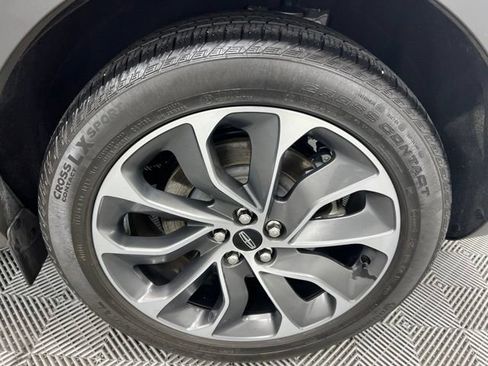 Used 2023 Lincoln Nautilus Reserve AWD/4WD image 10