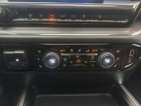 Used 2025 Chevrolet Silverado 2500 High Country w/ Technology Package image 21