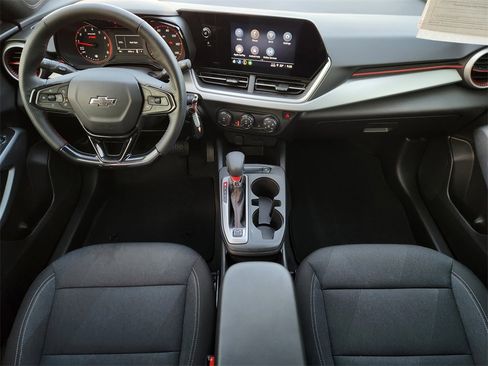 Used 2025 Chevrolet Trax RS w/ Driver Confidence Package image 25