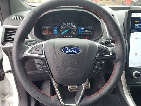 Used 2024 Ford Edge ST-Line image 18