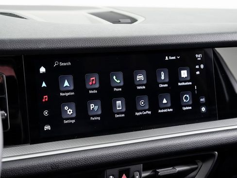 Used 2025 Porsche Cayenne image 19