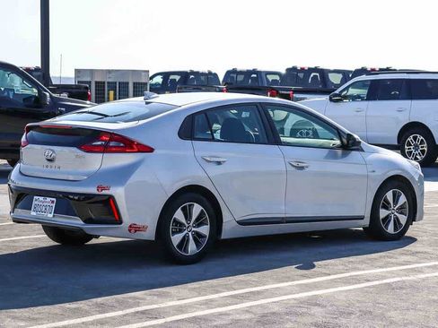 Used 2018 Hyundai Ioniq Plug-In Hybrid FWD image 4