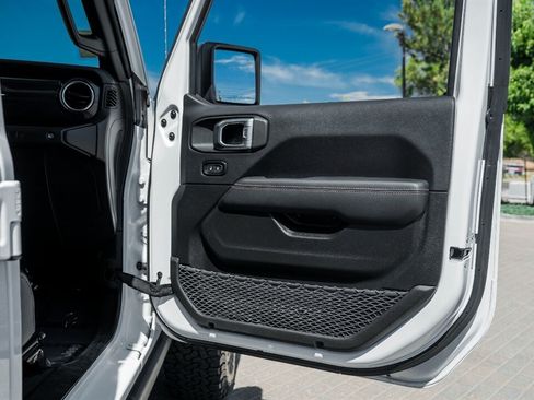 Used 2021 Jeep Wrangler Unlimited Rubicon w/ Trailer Tow Package AWD/4WD image 35