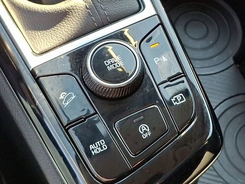 Used 2025 Kia Sportage SX image 29