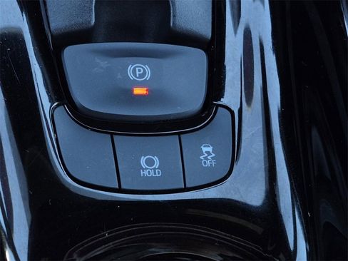 Used 2022 Toyota C-HR XLE image 21