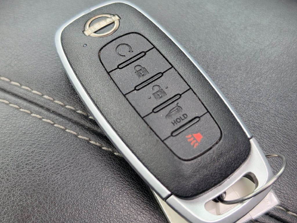 Used 2024 Nissan Pathfinder Platinum FWD image 31