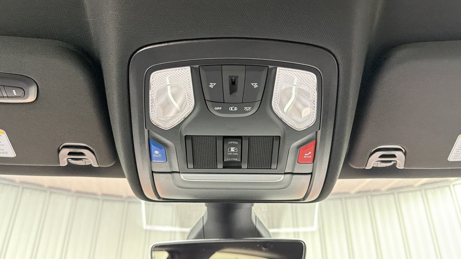 Used 2024 RAM 1500 4x4 Crew Cab image 49