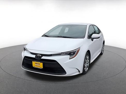 Used 2025 Toyota Corolla LE FWD image 5