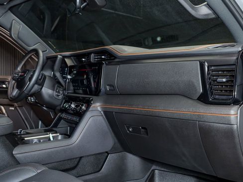 Used 2025 GMC Sierra 3500 AT4 w/ AT4 Premium Plus Package image 16