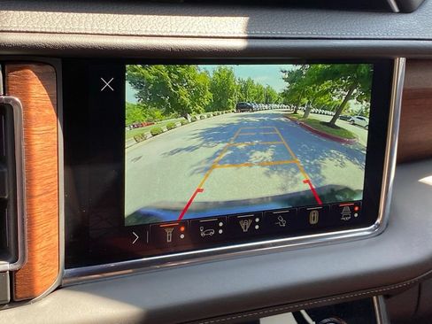 Used 2024 GMC Yukon Denali Ultimate AWD/4WD image 17