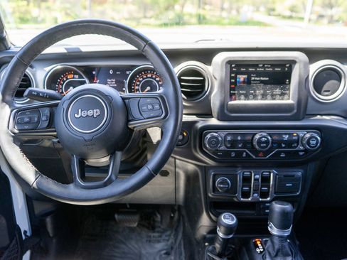 Used 2023 Jeep Wrangler Unlimited Sport AWD/4WD image 12