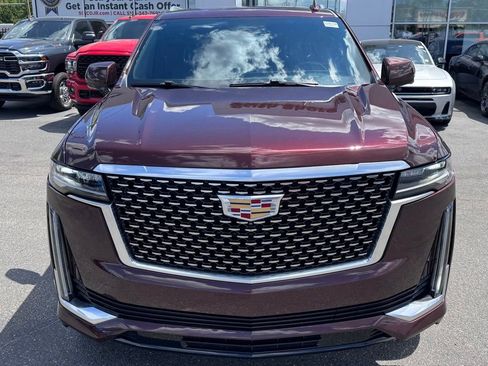 Used 2022 Cadillac Escalade Luxury AWD/4WD image 2