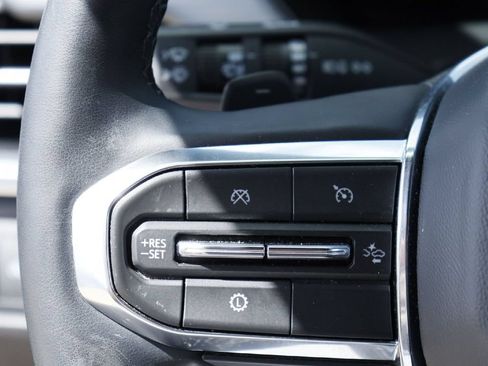Used 2025 GMC Acadia Elevation FWD image 7