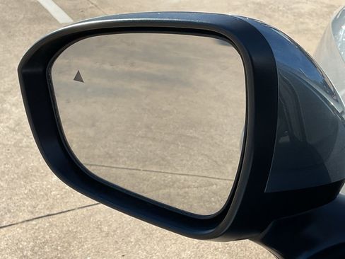 Used 2025 Nissan Kicks SV image 11