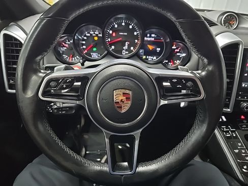 Used 2017 Porsche Cayenne Platinum Edition AWD/4WD image 20