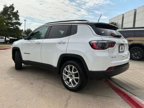 Used 2025 Jeep Compass Limited AWD/4WD image 8