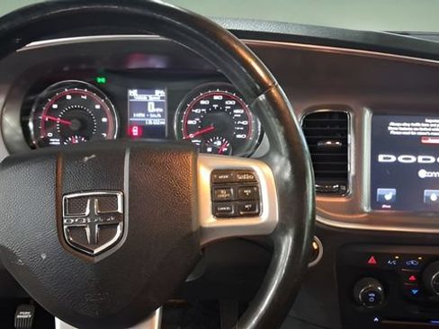 Used 2011 Dodge Charger R/T RWD image 16