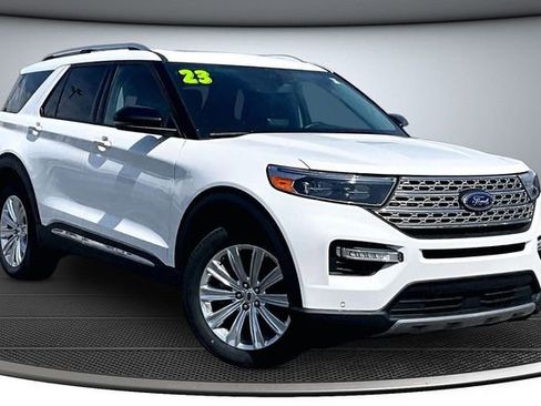Used 2023 Ford Explorer Limited w/ Limited Technology Package image 3