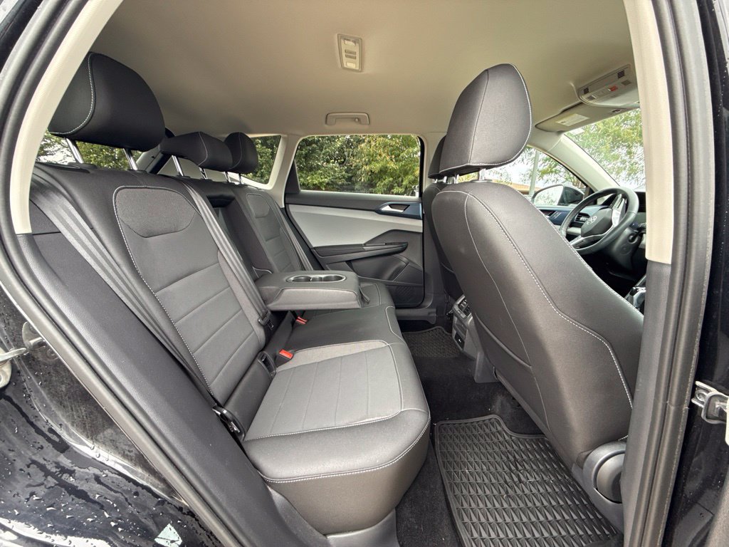 Used 2024 Volkswagen Taos SE AWD/4WD image 16