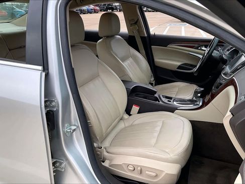 Used 2016 Buick Regal Premium image 10