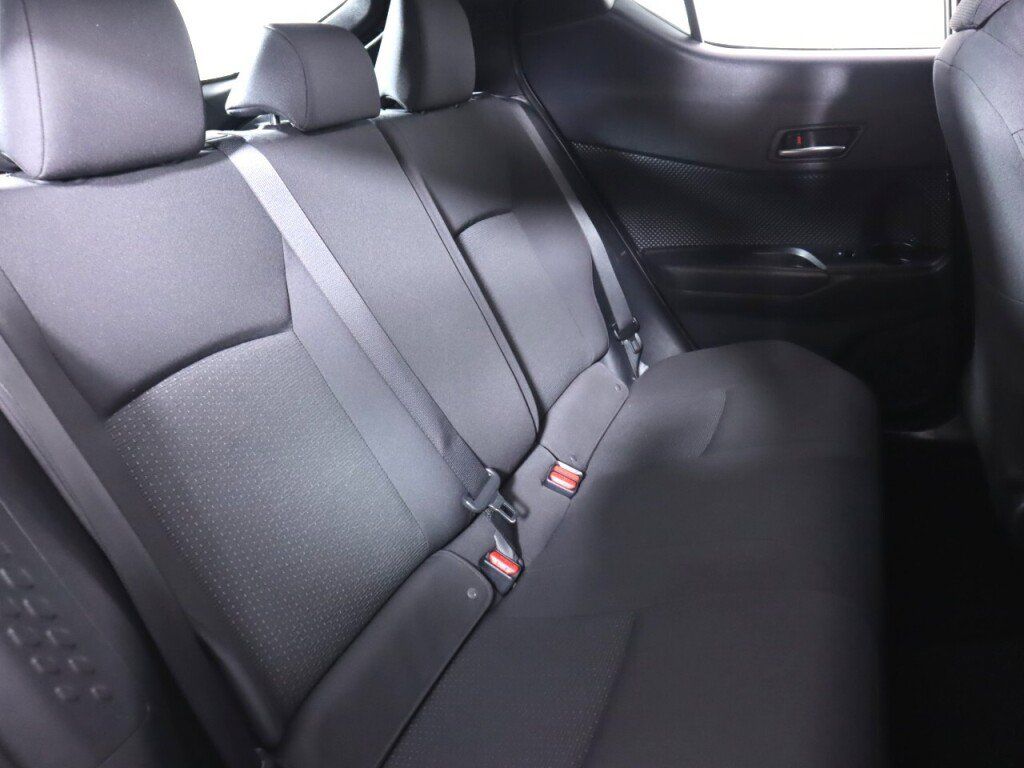 Used 2018 Toyota C-HR XLE FWD image 36