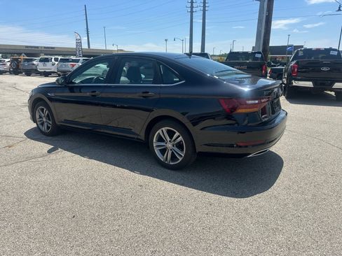 Used 2019 Volkswagen Jetta R-Line FWD image 3