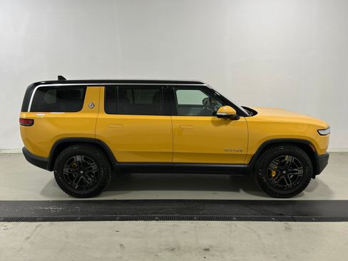 Used 2023 Rivian R1S Adventure AWD/4WD image 6