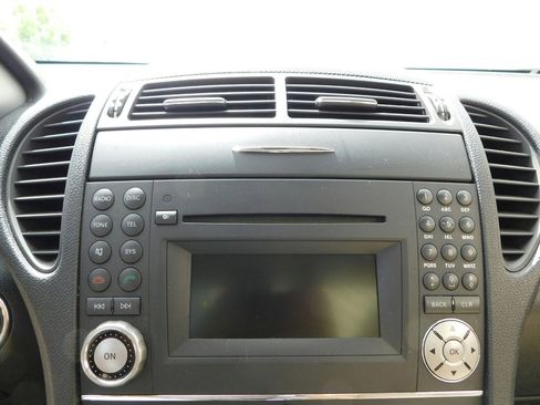 Used 2009 Mercedes-Benz SLK 300 image 11