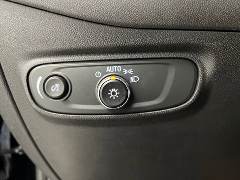 Used 2024 Chevrolet Equinox LT image 37