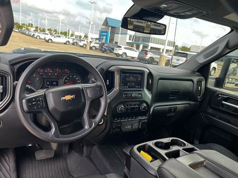 Used 2024 Chevrolet Silverado 2500 Custom w/ Custom Value Package image 31