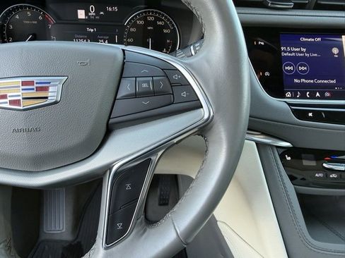 Used 2023 Cadillac XT5 Premium Luxury image 23
