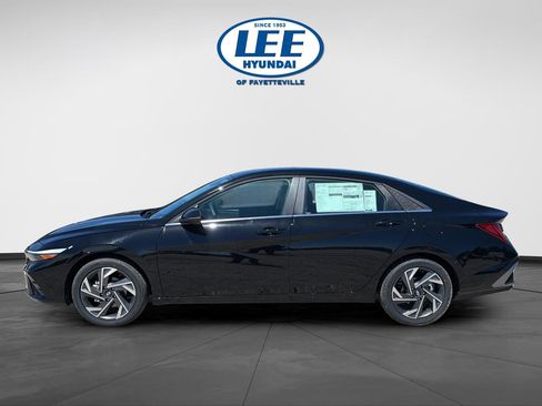New 2026 Hyundai Elantra Limited FWD image 6