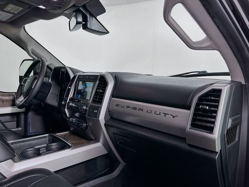 Used 2019 Ford F250 Lariat w/ Lariat Ultimate Package image 31