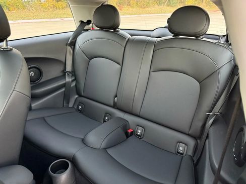 Used 2019 MINI Cooper 2-Door Hardtop w/ Premium Package image 12